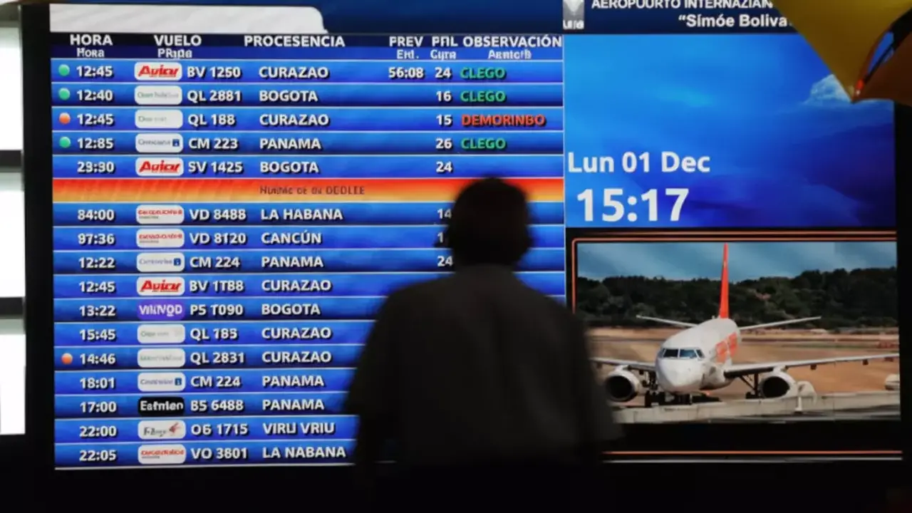 مادورو يحشد 15 ألف جندي على الحدود بينما الولايات المتحدة تنشر حاملة طائرات كرد فعل عسكري